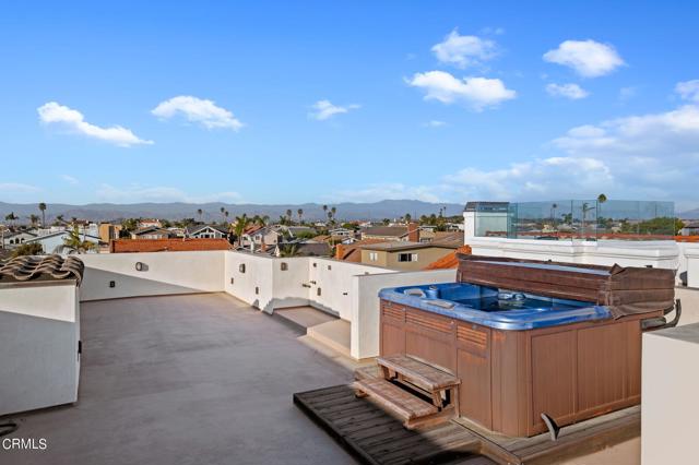5306 Sandpiper Way, Oxnard CA: https://media.crmls.org/mediaz/6a97a0ff-e702-4392-8220-3ba05469408e.jpg