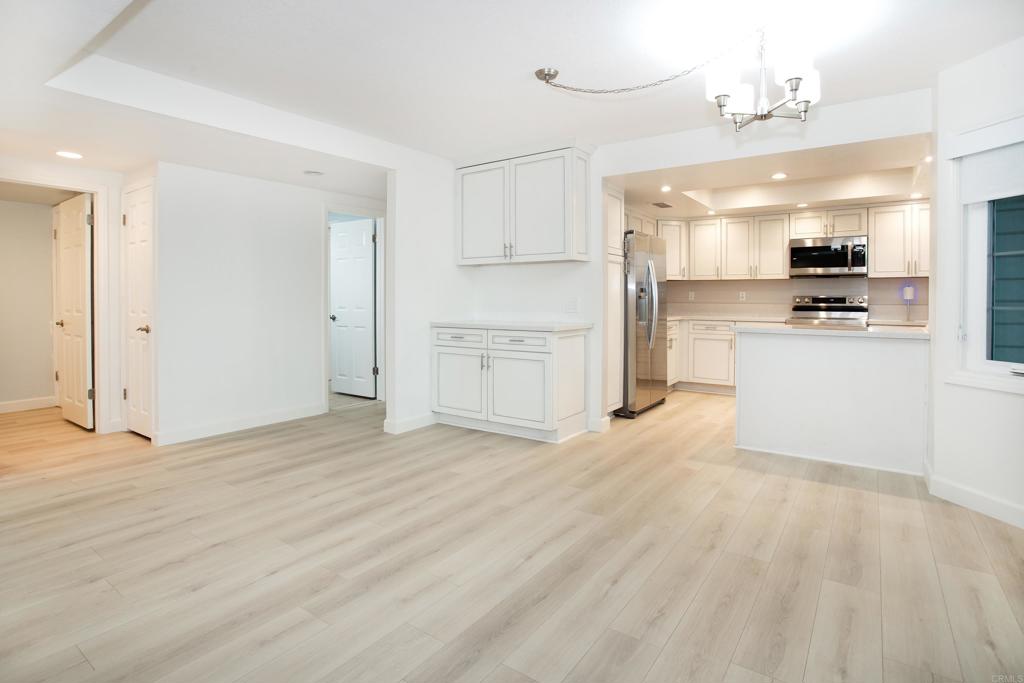 2156 Coast Highway