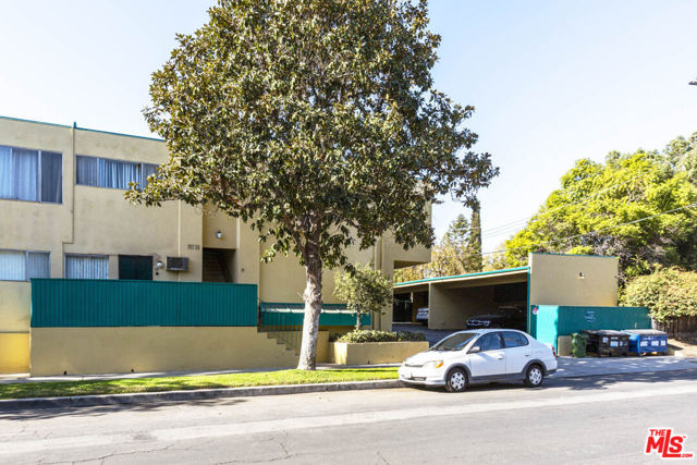 10803 Otsego Street, North Hollywood CA: https://media.crmls.org/mediaz/6a987fb2-8352-4dea-b4c9-2738d6ea7e73.jpg