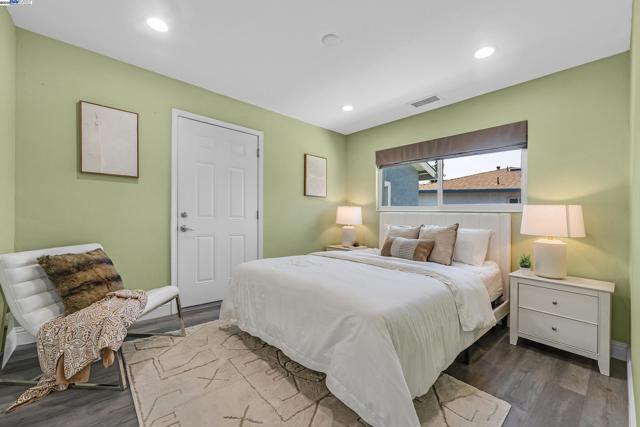 141 Peony Ct, Fremont CA: https://media.crmls.org/mediaz/6a98a9c1-8b71-48ad-bc19-1f3582d204f7.jpg