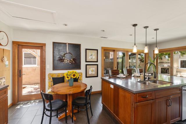 4826 Biona Dr, San Diego CA: https://media.crmls.org/mediaz/6a99133d-5f72-4c51-8b81-1192774c4fad.jpg