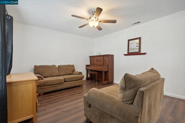 Image 6 of 19 For 2009 Monte Verde Ct