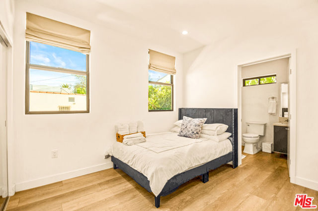 535 N Formosa Avenue, Los Angeles CA: https://media.crmls.org/mediaz/6a995813-a03d-439a-8b67-075cad52f384.jpg