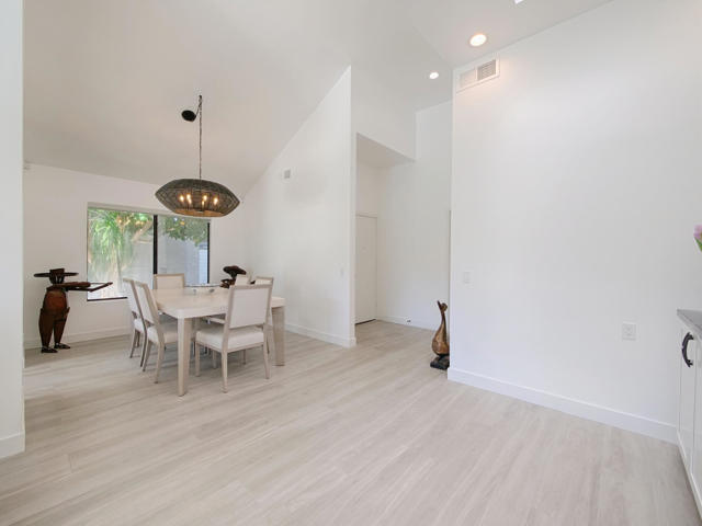 7529 Regency Drive, Palm Springs CA: https://media.crmls.org/mediaz/6a996999-7ea0-4697-a7a4-7192418a1658.jpg