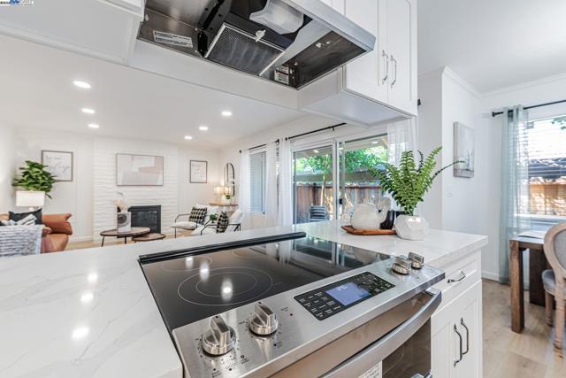 825 Oak Grove Rd, Concord CA: https://media.crmls.org/mediaz/6a99a80e-5a34-403a-ad12-4a0a32191868.jpg