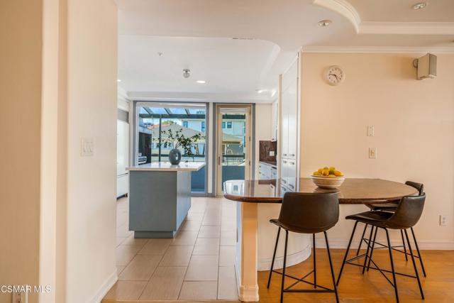 1645 Malcolm Avenue, Los Angeles CA: https://media.crmls.org/mediaz/6a9a5326-7c2d-46da-ae90-11ff3db29fa8.jpg