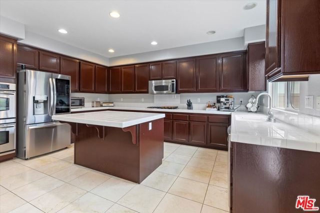 Image 15 of 39 For 7915 Saddletree Court