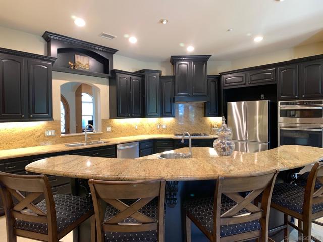 1445 Terracita Ln, Alpine CA: https://media.crmls.org/mediaz/6a9ad32e-d16d-4a16-bf67-c29dc06962f9.jpg