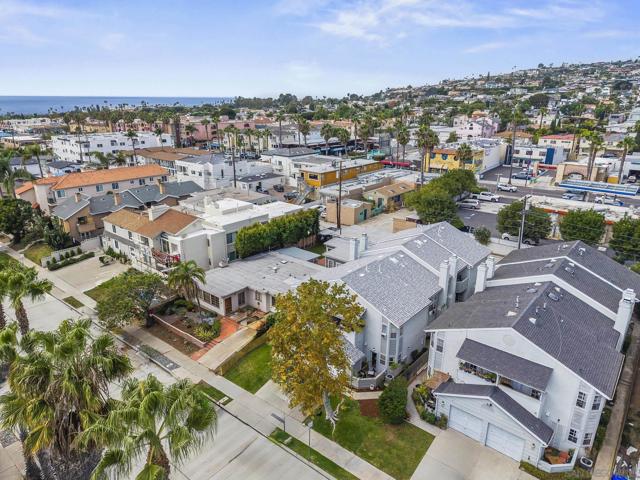 972 Sapphire Street, Pacific Beach (San Diego) CA: https://media.crmls.org/mediaz/6a9ae99d-5de2-4760-9a7a-19d85c809fcd.jpg