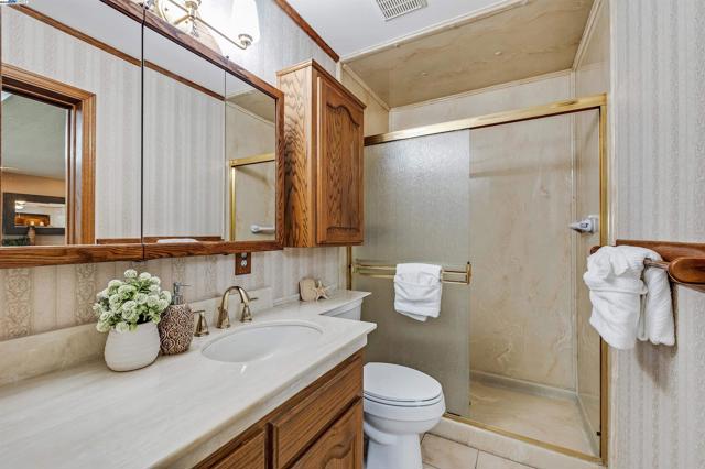 4601 Hampshire Way, Fremont CA: https://media.crmls.org/mediaz/6a9bb187-e8b4-4a21-b05c-1ac10f85c98b.jpg