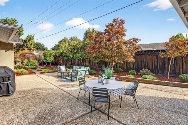 12058 CANDY Lane, Saratoga CA: https://media.crmls.org/mediaz/6a9bdded-1bfb-4c0b-a94c-4ac8282bd7d9.jpg