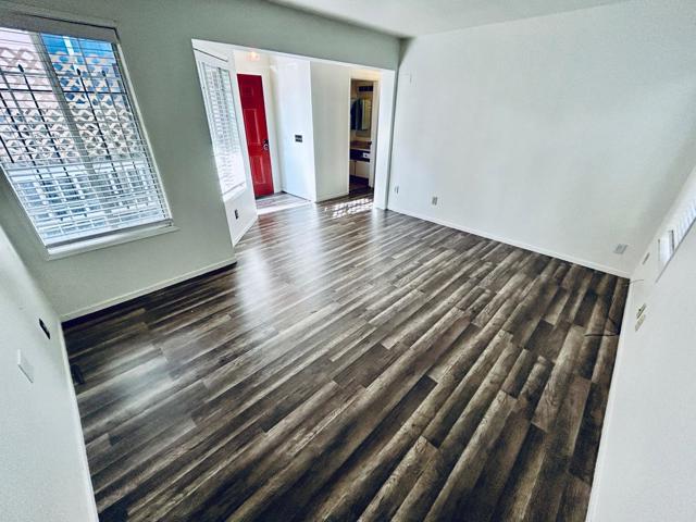 5822 E 16th Street, Oakland CA: https://media.crmls.org/mediaz/6a9c002a-6f08-439b-9a21-b039cd174d33.jpg