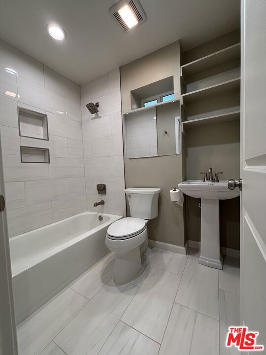 231 S Waldo Avenue, Fullerton CA: https://media.crmls.org/mediaz/6a9c128d-a323-4bd6-9151-46c601ad21f4.jpg