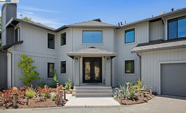 325 Bollinger Estates Ct, San Ramon CA: https://media.crmls.org/mediaz/6a9c8be6-fda0-483c-970b-ebb289c8a776.jpg