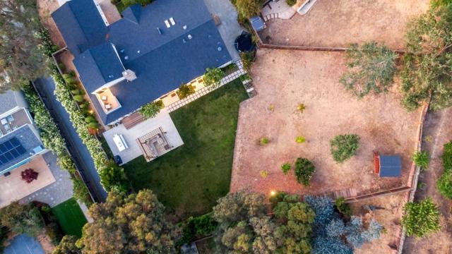 10 Bennett Road, Redwood City CA: https://media.crmls.org/mediaz/6a9d4aa7-ad2f-4aab-abb6-ac220e410c58.jpg