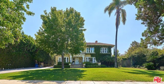 136 Fremont Place, Los Angeles CA: https://media.crmls.org/mediaz/6a9e09ea-1e63-432a-a3ee-50290514202a.jpg