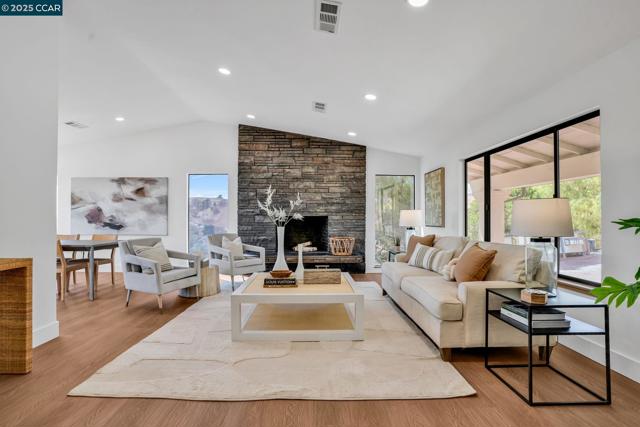 5505 Old School Rd, Pleasanton CA: https://media.crmls.org/mediaz/6a9ec2da-395c-4421-ad35-1dd70a5aa0cf.jpg