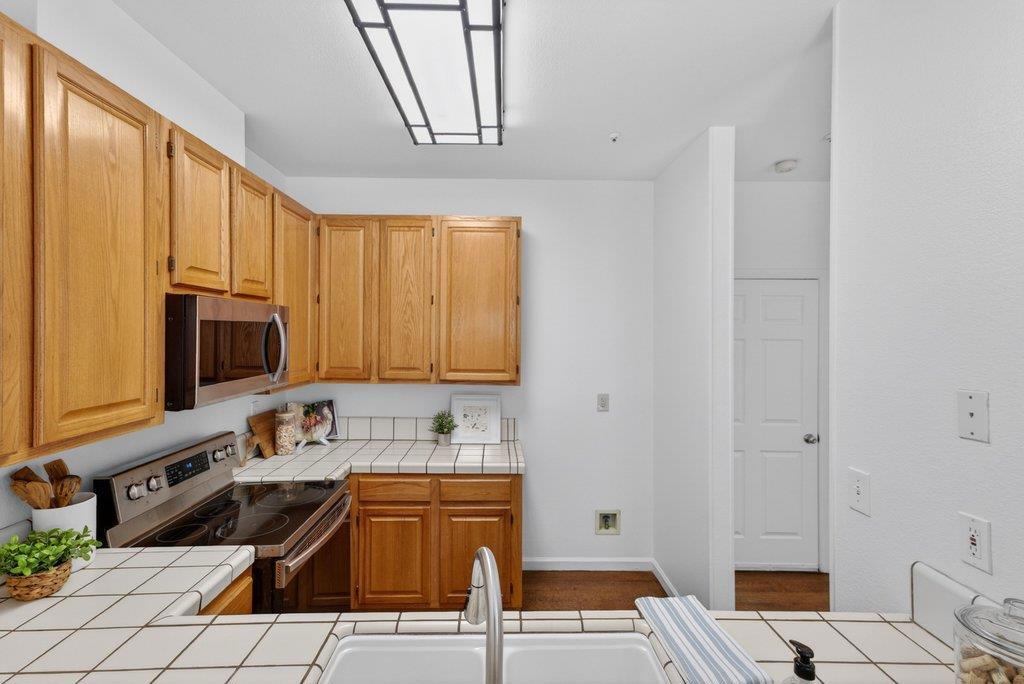 https://media.crmls.org/mediaz/6a9f39c2-d6b4-485d-8152-4b16098577e3.jpg?preset=X-Large