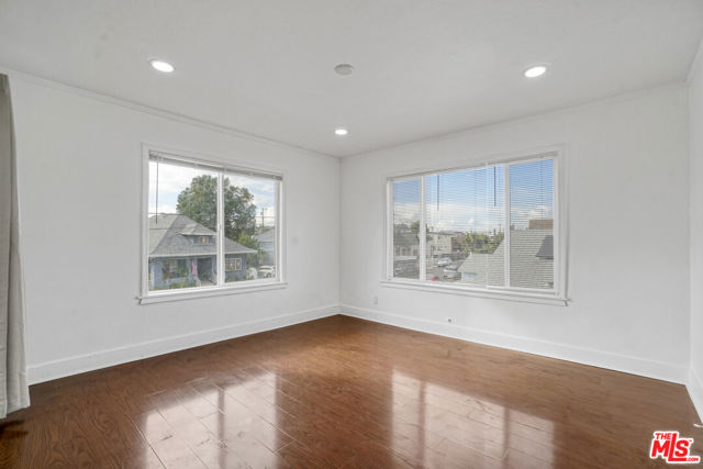 120 N Avenue 25, Los Angeles CA: https://media.crmls.org/mediaz/6aa020ec-9928-4d42-ae40-04d505b9b57b.jpg