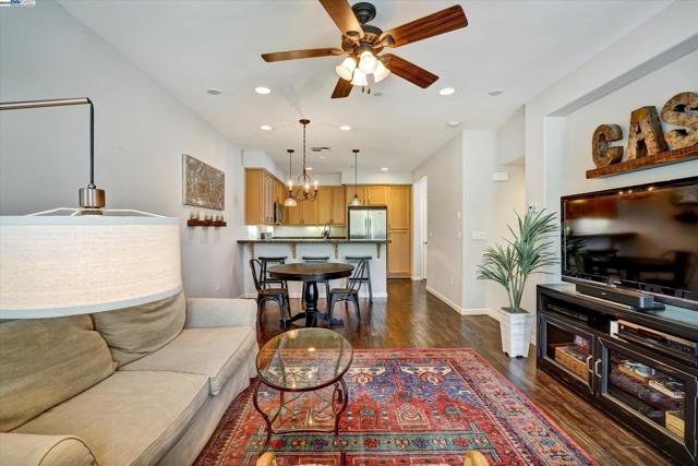 140 Selby Ln, Livermore CA: https://media.crmls.org/mediaz/6aa1296a-448f-4012-9cc5-19789a329880.jpg