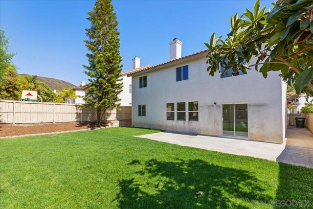 817 Avenida Codorniz, San Marcos CA: https://media.crmls.org/mediaz/6aa19ac5-1ac0-4452-90c4-bf68735d6b79.jpg