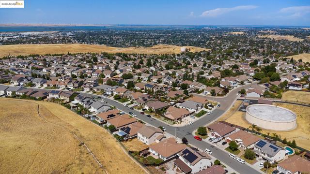 3680 Mallard Ct, Antioch CA: https://media.crmls.org/mediaz/6aa1acc8-7393-47f7-b8ee-6468f702c69f.jpg