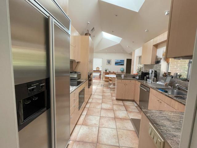 843 Sonoma Terrace, Stanford CA: https://media.crmls.org/mediaz/6aa1c2e3-c243-4989-8387-881d204f5729.jpg