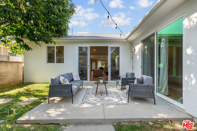 16820 Mccormick Street, Encino CA: https://media.crmls.org/mediaz/6aa2107d-083b-4182-97e0-8b0ecda95edd.jpg