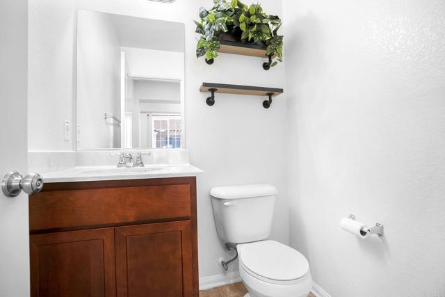 1665 Santa Alexia Avenue, Chula Vista CA: https://media.crmls.org/mediaz/6aa34a18-34fa-44a0-ac1f-c6a9ba93763c.jpg