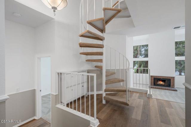 3390 Darby Street, Simi Valley CA: https://media.crmls.org/mediaz/6aa35364-36ec-49ee-b652-f2e508bb74db.jpg
