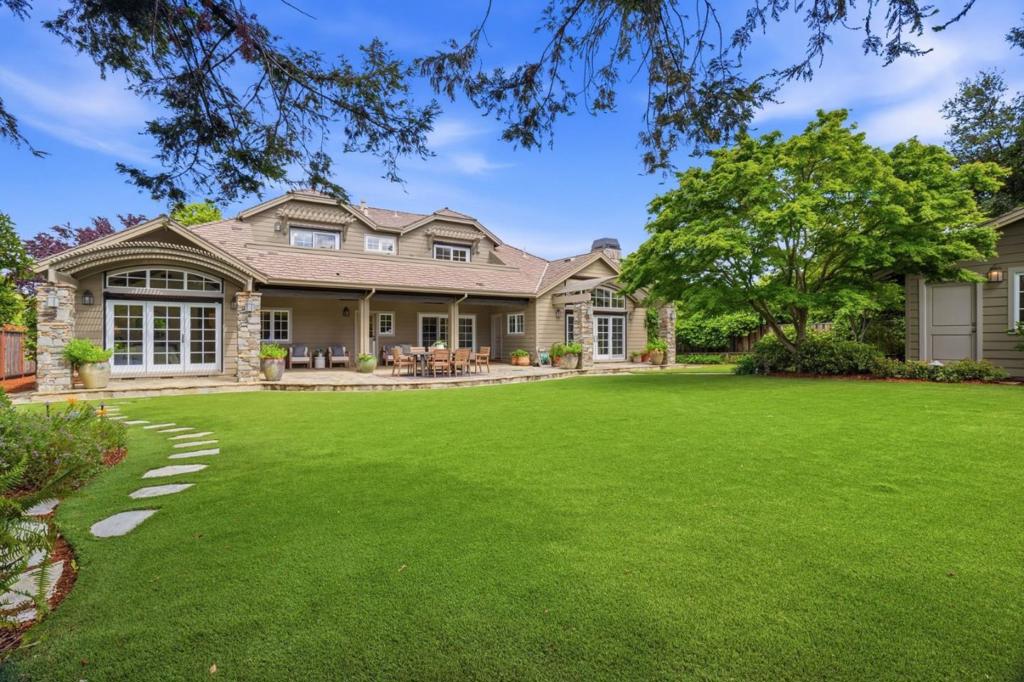 https://media.crmls.org/mediaz/6aa359ba-a72f-4f03-a49f-ea7e762826cf.jpg?preset=X-Large