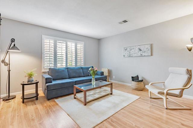 758 Pearlwood Way, San Jose CA: https://media.crmls.org/mediaz/6aa48372-a233-4321-90ca-e664067bd271.jpg