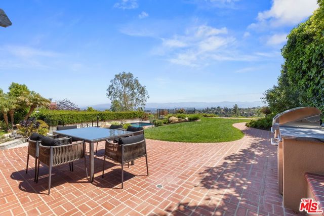4040 Coldstream Terrace, Tarzana CA: https://media.crmls.org/mediaz/6aa48a35-b019-4a1a-9c92-92e5e3978fe8.jpg