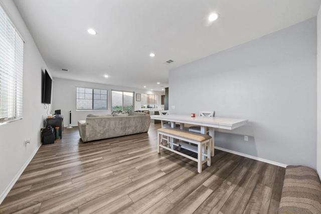 29566 Nini Ct, Winchester CA: https://media.crmls.org/mediaz/6aa4c798-1832-45e0-9709-41c9fb5ce162.jpg