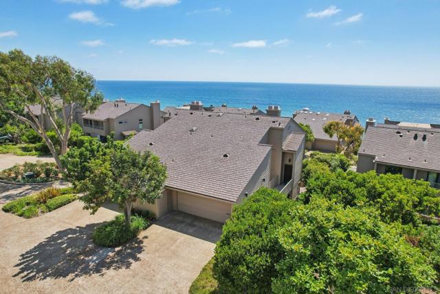119 Spinnaker Ct, Del Mar CA: https://media.crmls.org/mediaz/6aa51fd3-ec2b-4ccd-8ed8-92296a6e87c5.jpg