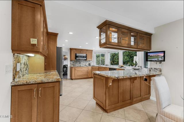 202 Faculty Street, Thousand Oaks CA: https://media.crmls.org/mediaz/6aa54189-c337-454c-b4d6-d8856ba80879.jpg