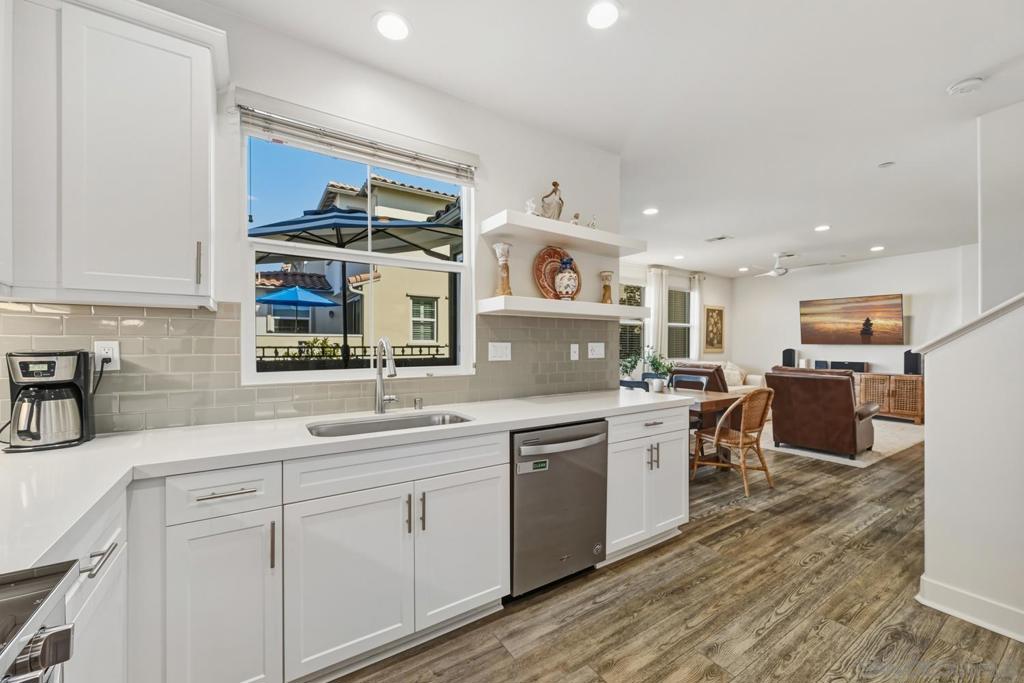 MLS #250043003SD image #7