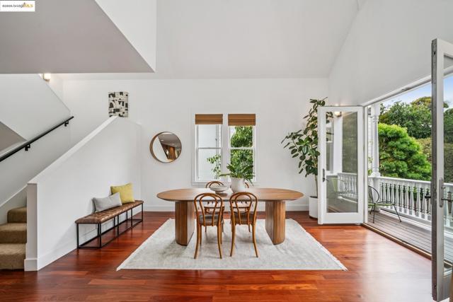 2104 6Th St, Berkeley CA: https://media.crmls.org/mediaz/6aa59626-8b9c-4eb2-8e72-2fca5e40be92.jpg