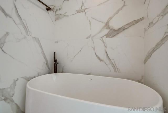 14066 Crest Way, Del Mar CA: https://media.crmls.org/mediaz/6aa5c941-8855-47e8-9833-895107538527.jpg