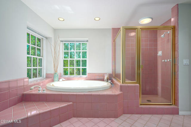 22101 Mulholland Drive, Woodland Hills CA: https://media.crmls.org/mediaz/6aa61a12-4ad7-468b-9445-ed3de04ba781.jpg