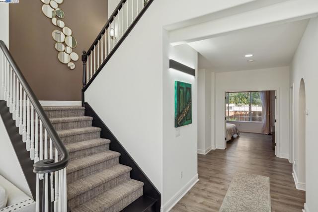 418 Golf Ct, Walnut Creek CA: https://media.crmls.org/mediaz/6aa64ae8-1d04-42fa-9aeb-d8c9c00f771c.jpg
