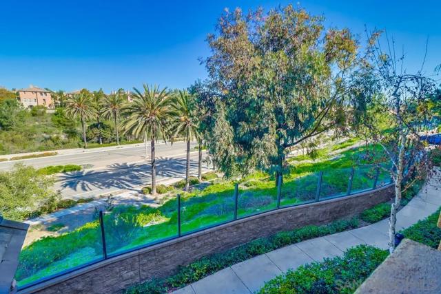 1875 Baudouin Pl, Chula Vista CA: https://media.crmls.org/mediaz/6aa6b8cf-5855-414a-8fe7-e0462970effb.jpg