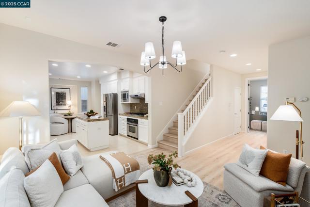 2258 S Donovan Way, San Ramon CA: https://media.crmls.org/mediaz/6aa7062b-693e-4122-ab1f-22954a898562.jpg