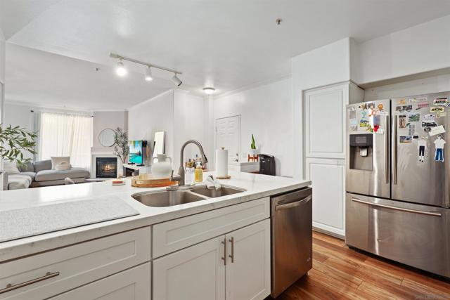 12364 Carmel Country Rd, San Diego CA: https://media.crmls.org/mediaz/6aa70cd8-a9ac-4ad7-8d19-ef258f7d2bf8.jpg