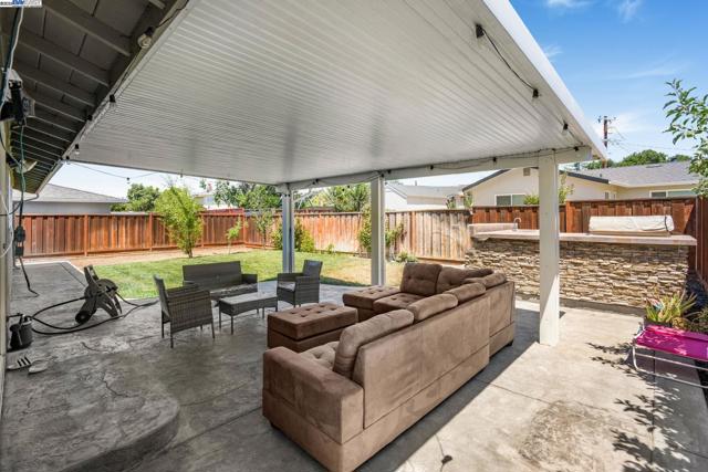 548 Sonoma Ave, Livermore CA: https://media.crmls.org/mediaz/6aa72a0c-fcc6-4b41-a3a3-58a7559a03cd.jpg