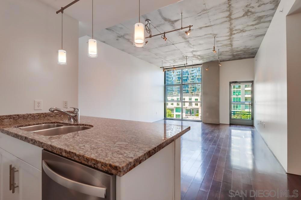 MLS #250035729SD img 10