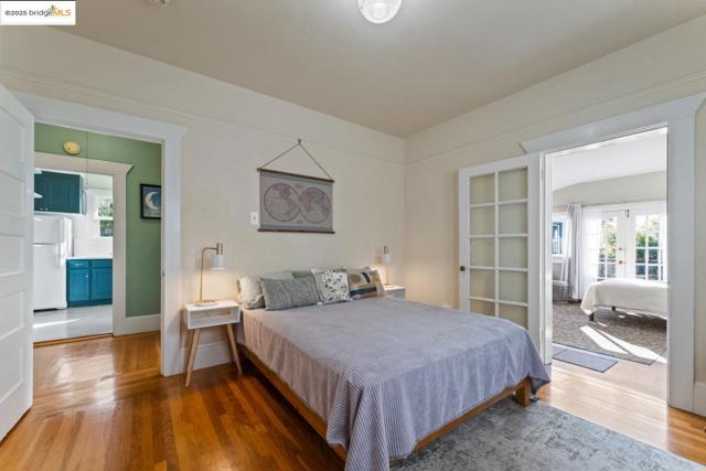 3757 Lincoln Ave, Oakland CA: https://media.crmls.org/mediaz/6aa75747-35be-44ec-9420-98843c35f2f6.jpg