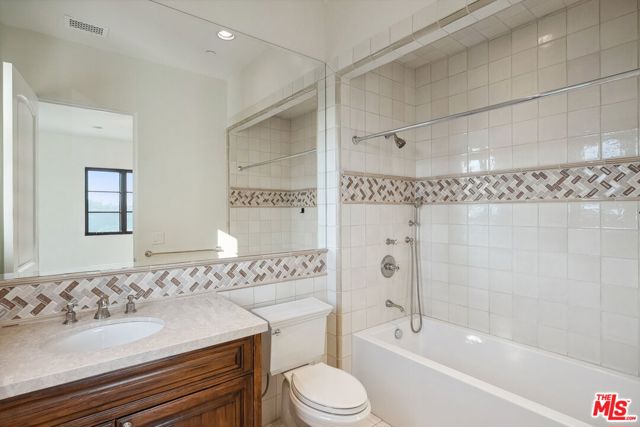 1650 Luse Tank Road, Topanga CA: https://media.crmls.org/mediaz/6aa7add8-6bfd-4b88-923c-a38d8eca3f03.jpg