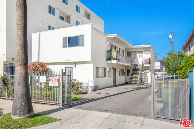 14805 Erwin Street, Van Nuys CA: https://media.crmls.org/mediaz/6aa7e974-6ff8-4e36-a221-a5fd6a5b87a3.jpg