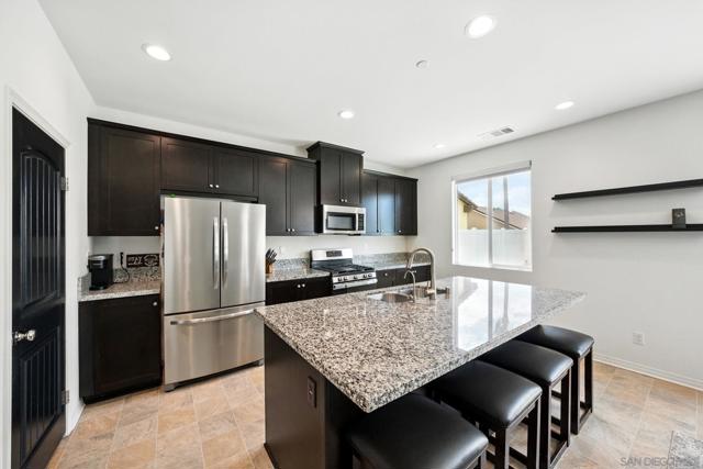 30499 Ridgely Way, Menifee CA: https://media.crmls.org/mediaz/6aa813e1-d034-4a1f-87be-33e1c8ad7b20.jpg